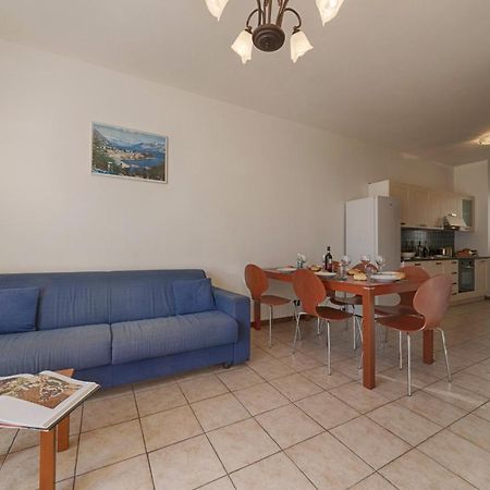 2-Bedroom Lakeview Apartment At The Lake Acquaseria Buitenkant foto