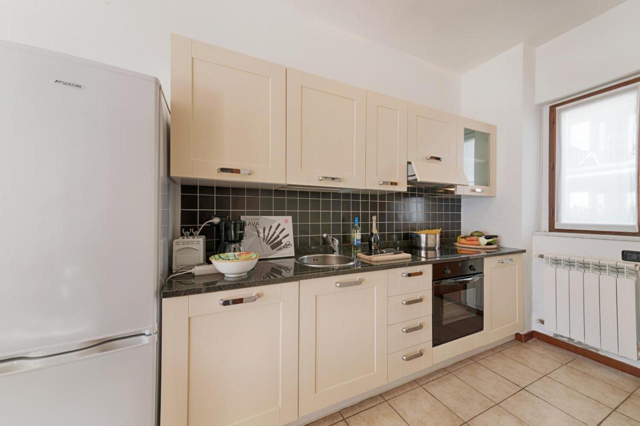 2-Bedroom Lakeview Apartment At The Lake Acquaseria Buitenkant foto