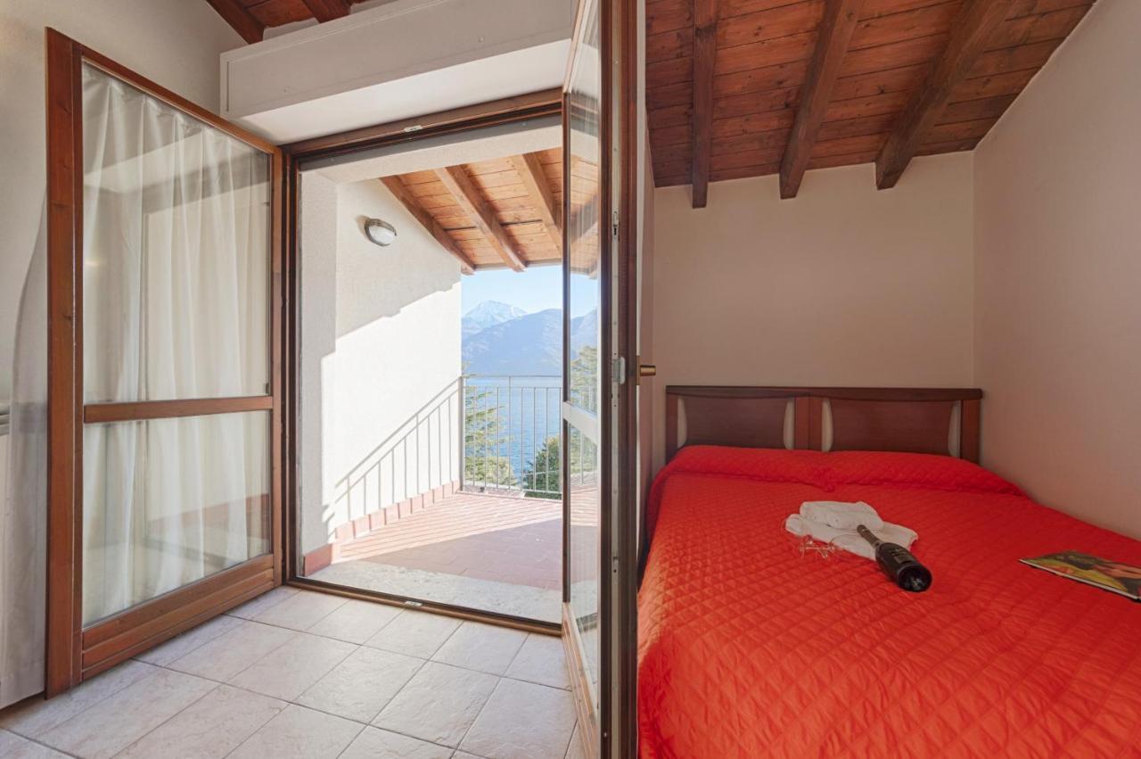 2-Bedroom Lakeview Apartment At The Lake Acquaseria Buitenkant foto