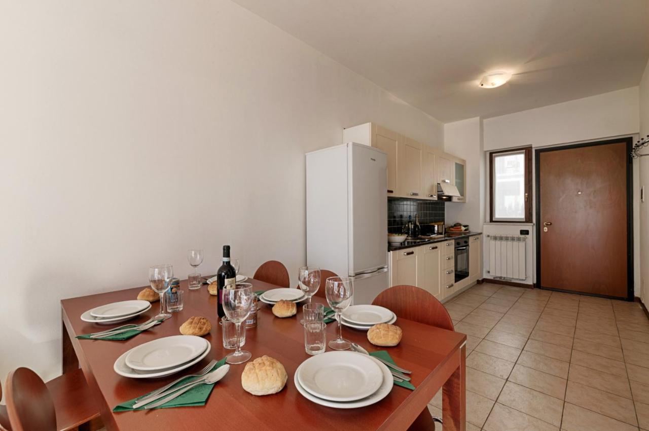 2-Bedroom Lakeview Apartment At The Lake Acquaseria Buitenkant foto
