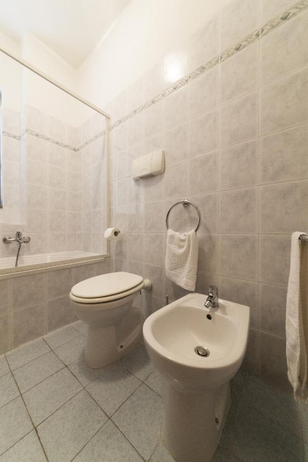 2-Bedroom Lakeview Apartment At The Lake Acquaseria Buitenkant foto